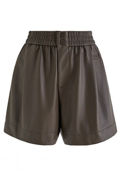 Shorts de couro sintético com botões texturizados em marrom