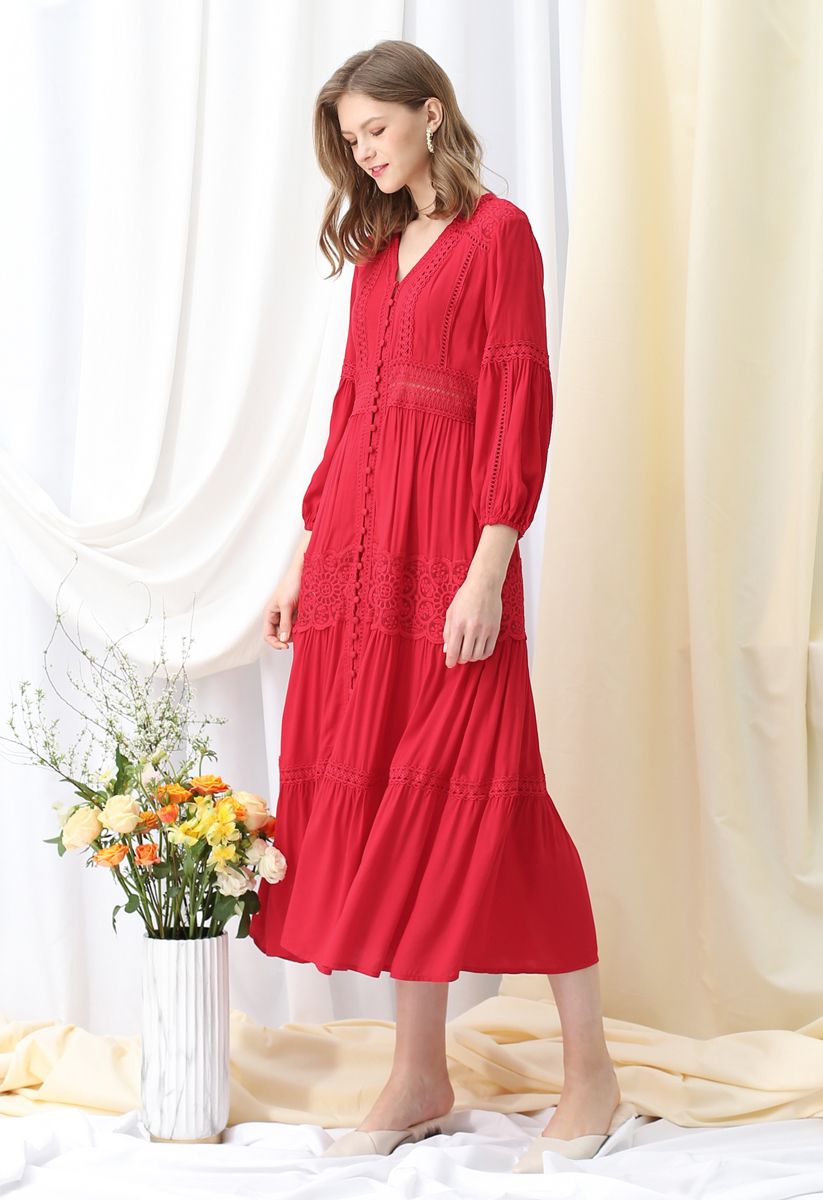 Vestido Boho Maxi de crochê bordado com botões em vermelho