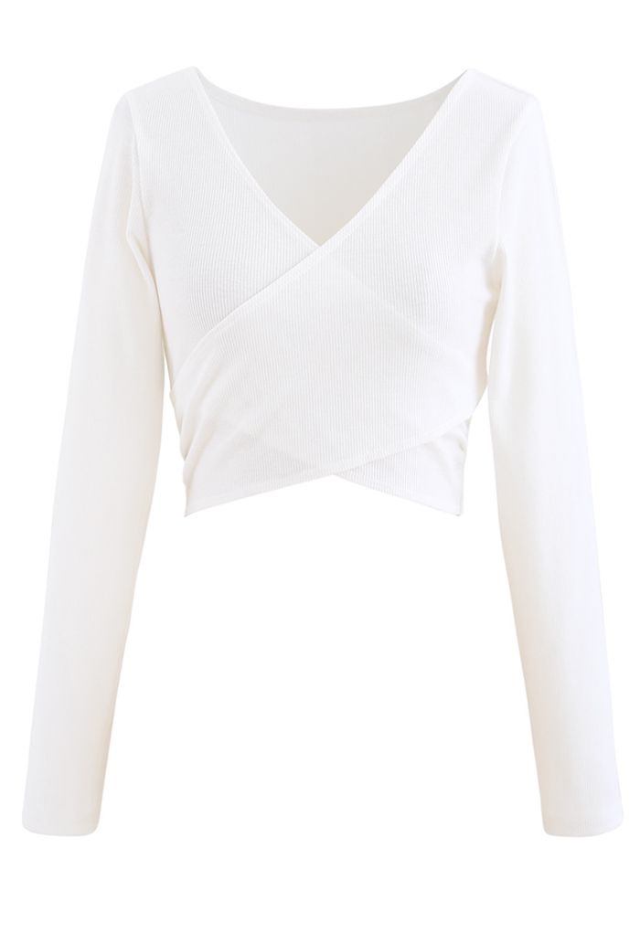 Blusa canelada de mangas compridas cruzadas na frente em branco