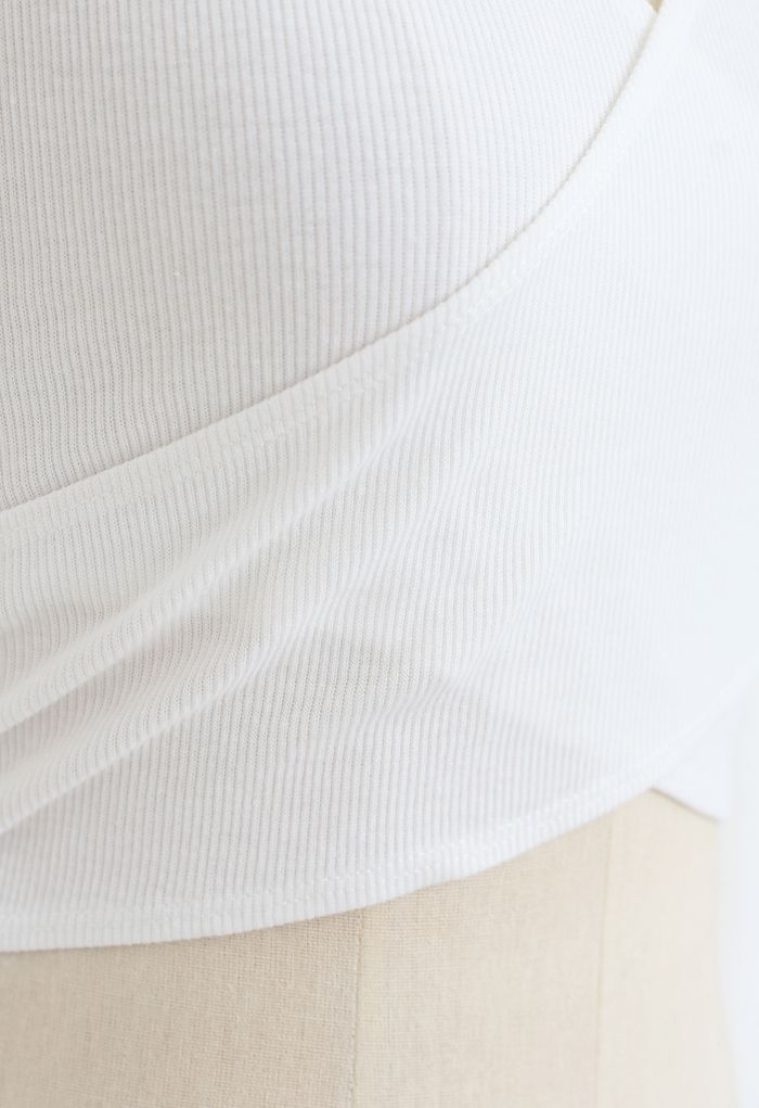 Blusa canelada de mangas compridas cruzadas na frente em branco