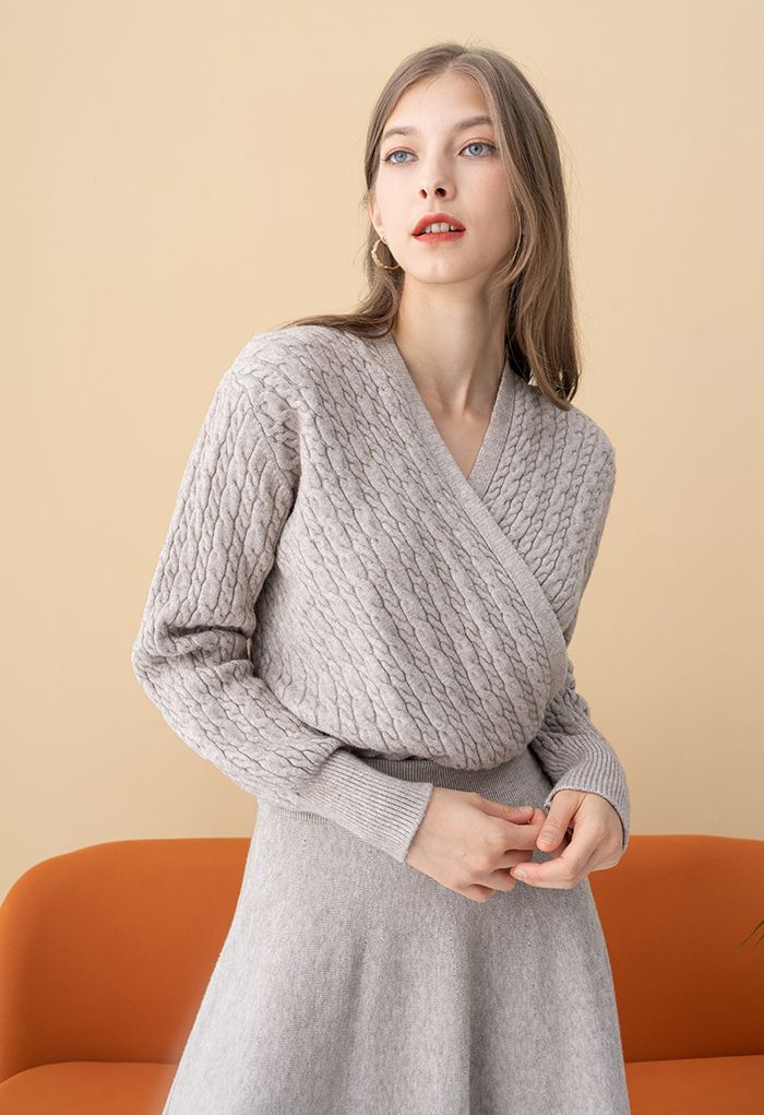 Suéter de linho com envoltório frontal de malha de cabo