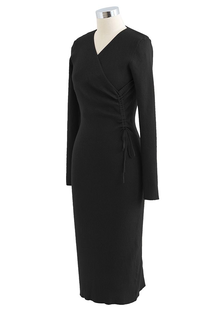 Vestido midi de malha de busto com cordão lateral em preto