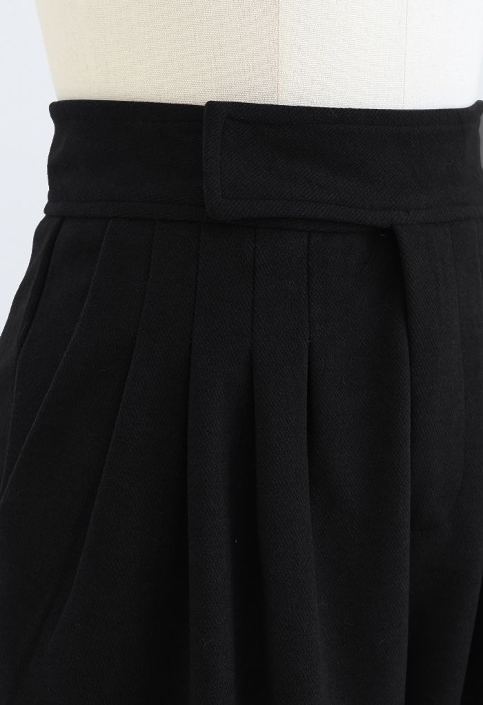 Calça plissada com mistura de lã de perna larga em preto