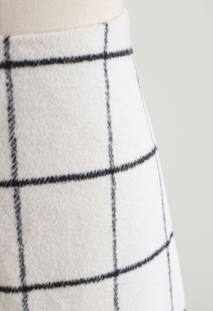 Mini-saia de botões de mistura de lã branca
