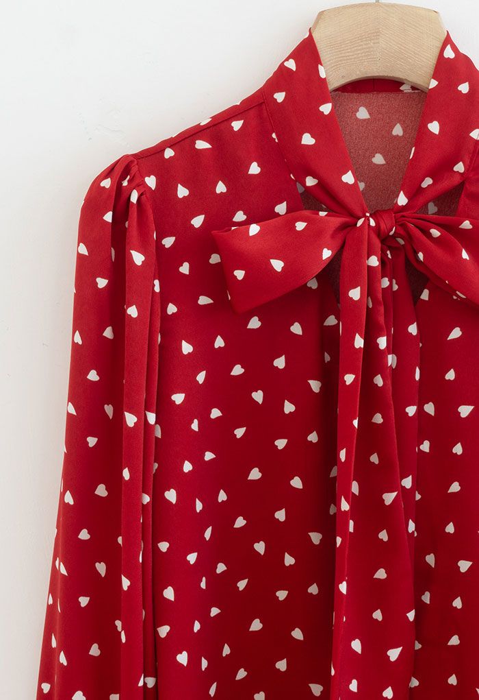 Falling Heart Self-Tie Bowknot Camisa de cetim em vermelho