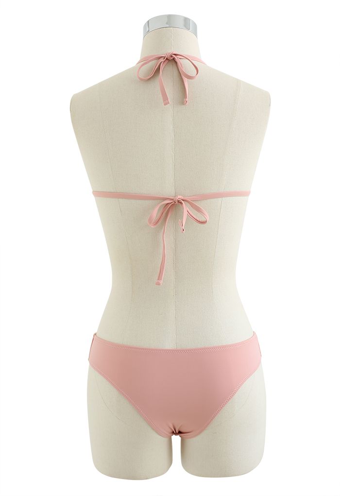 Conjunto de biquíni nude rosa com gola alta e cintura alta