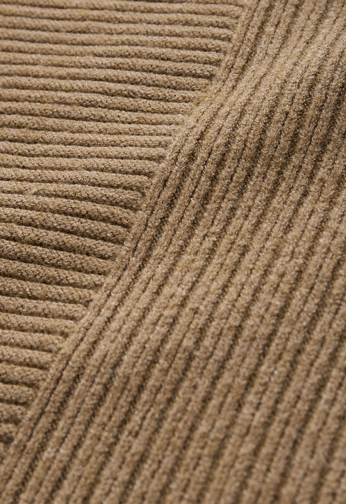 Conjunto de suéter e calça assimétrico manga morcego em tricot caramelo