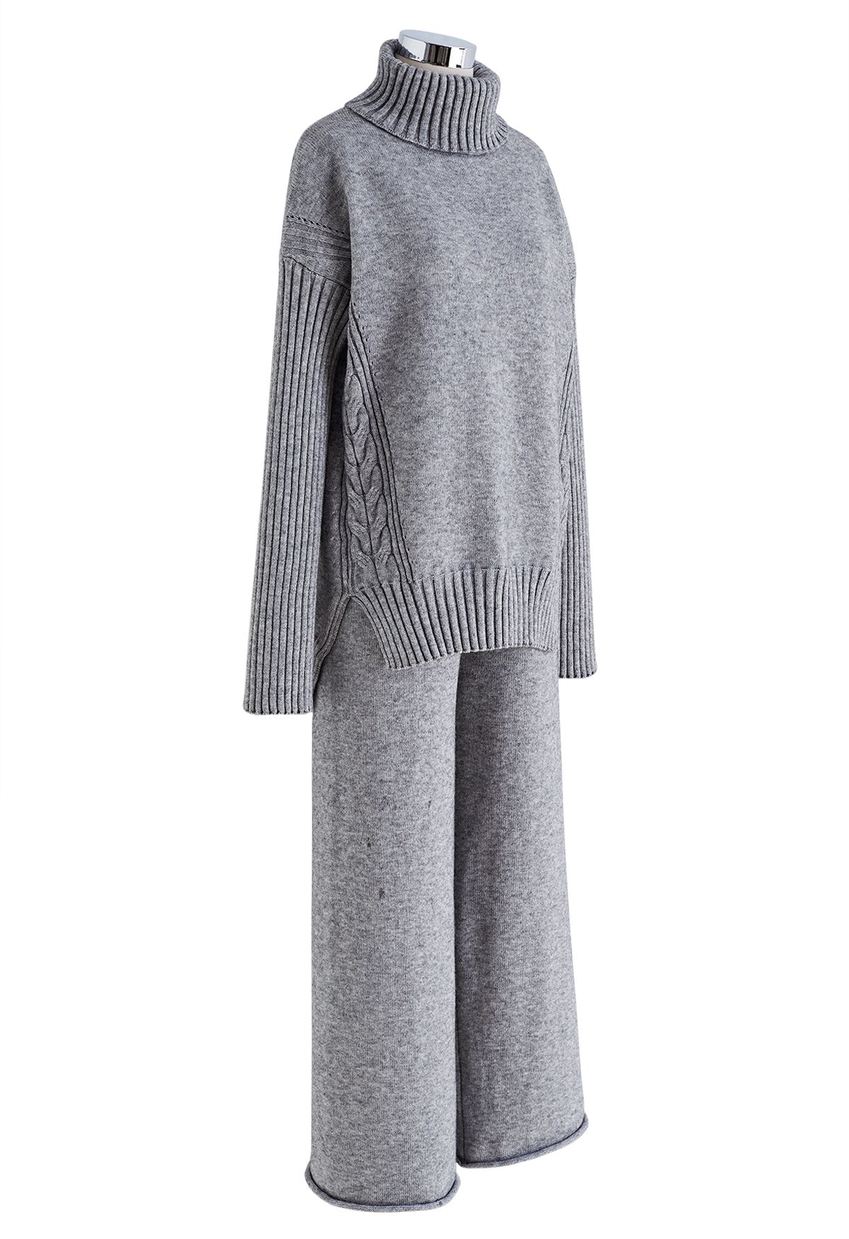 Conjunto de suéter de gola alta e calça de tricô em cinza
