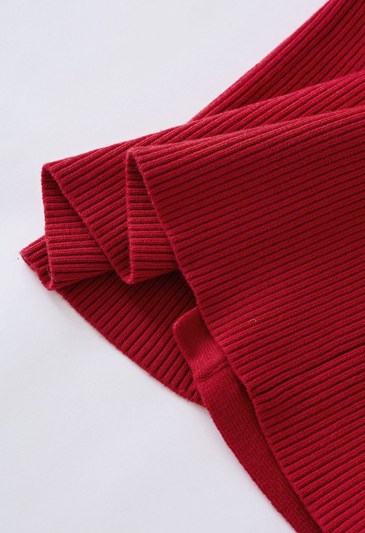 Blusa de malha com botões em forma de coração e decote quadrado em vermelho