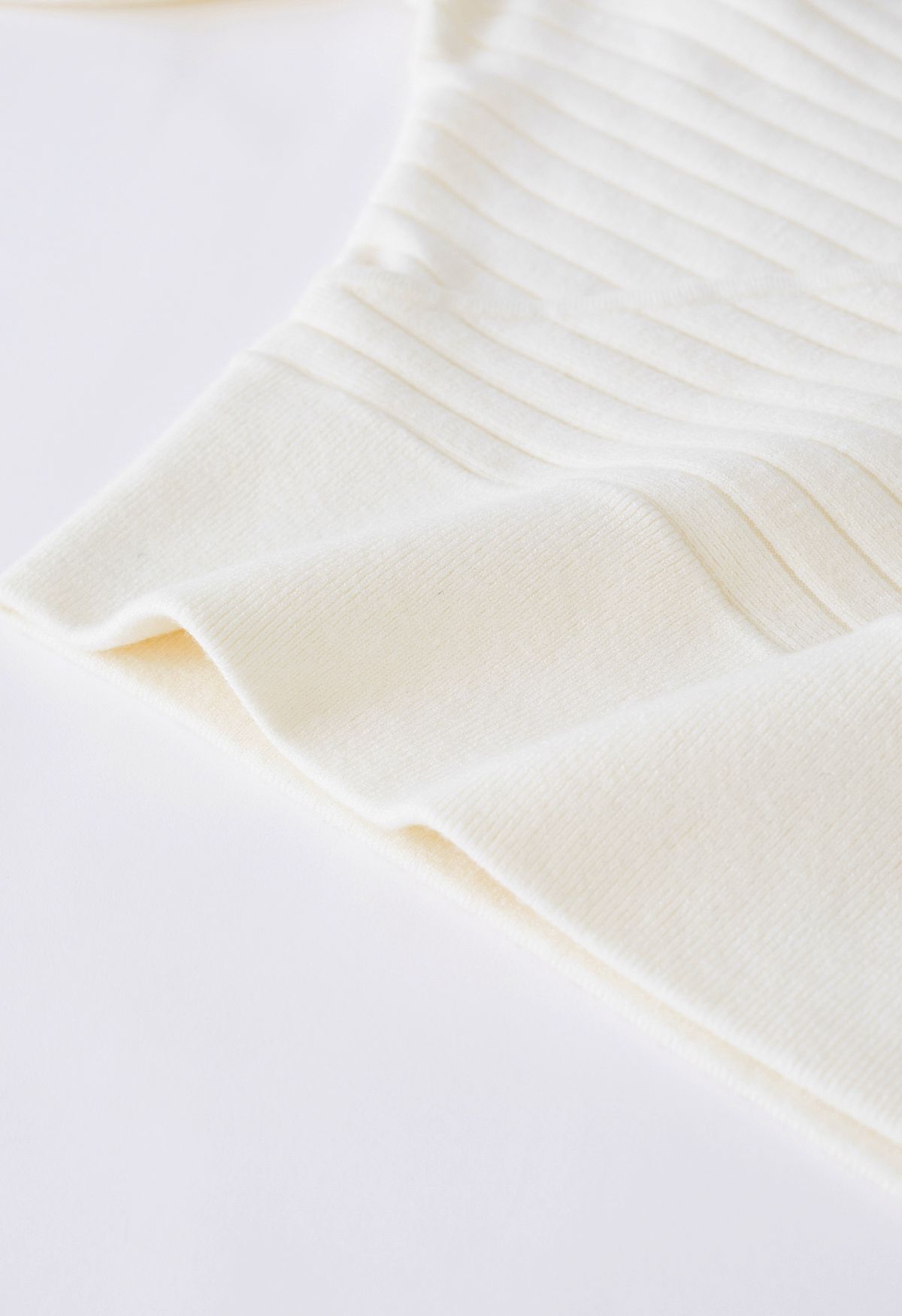 Horsebit Trim Faux-Wrap Knit Top em Branco