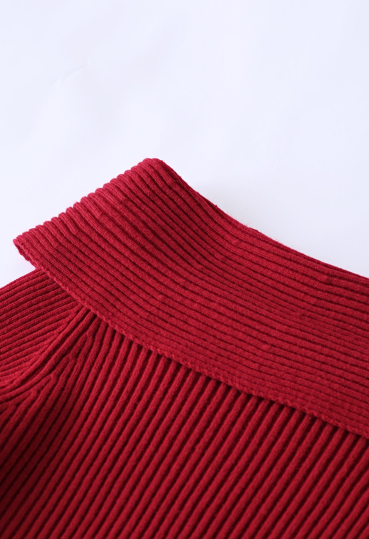 Blusa de tricô cortês ombro a ombro em vermelho