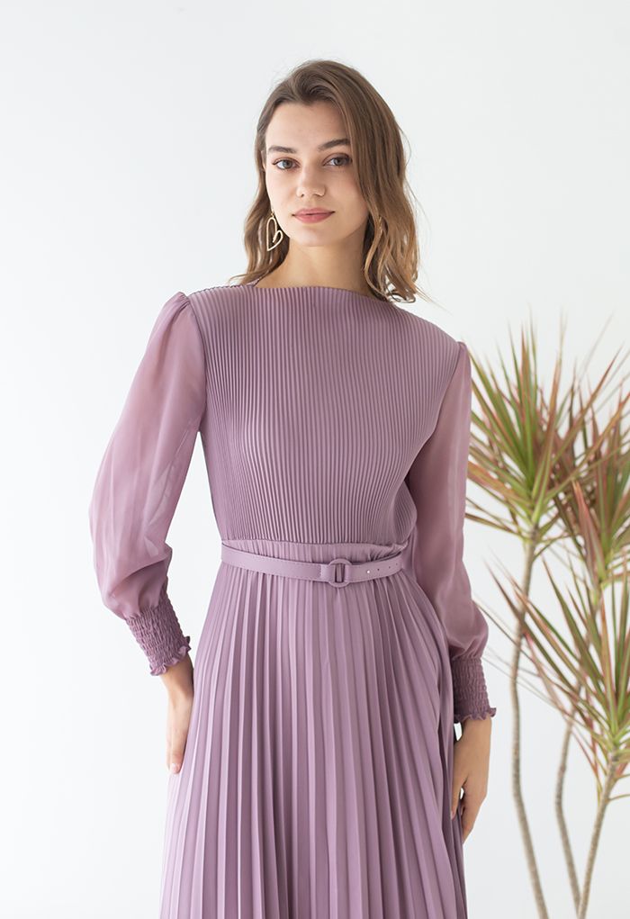 Vestido maxi com cinto plissado em lilás