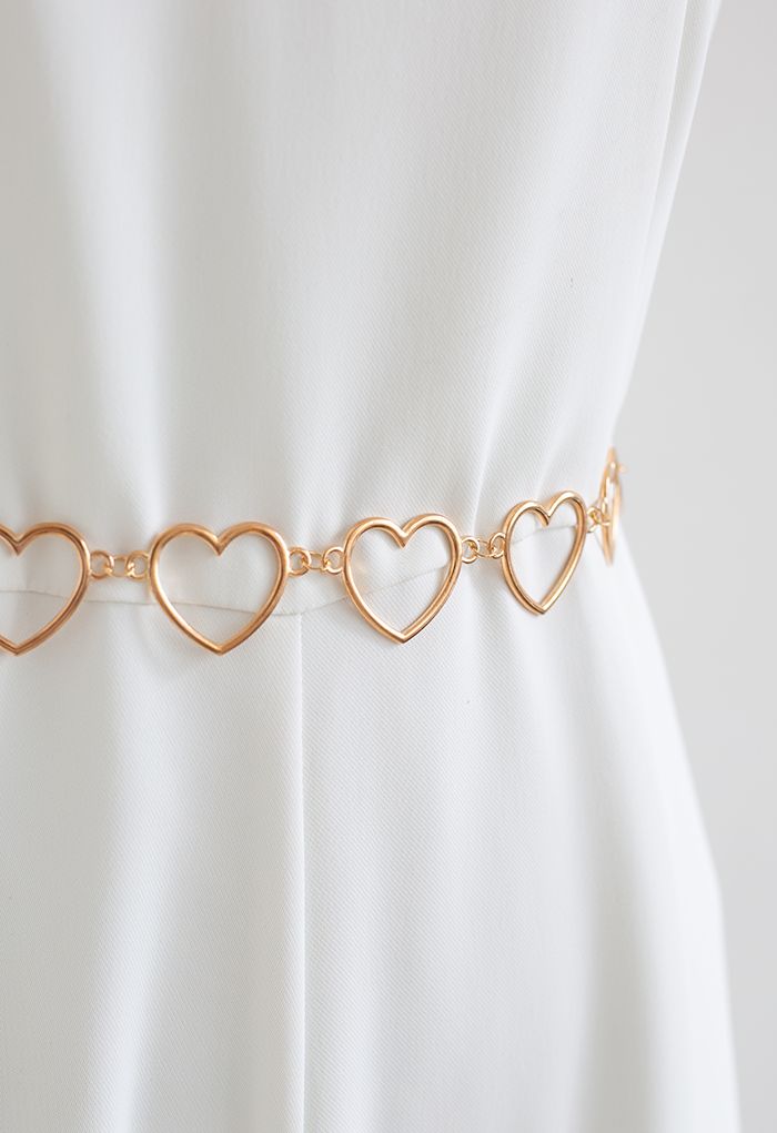 Cinto de corrente de metal em formato de coração dourado