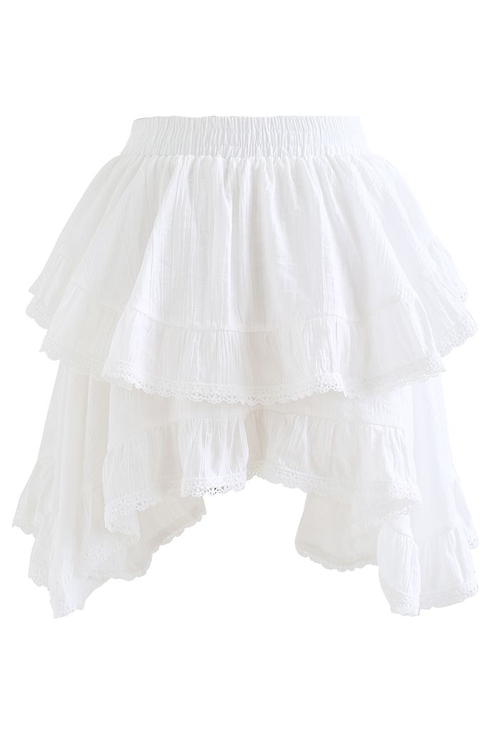 Mini-saia assimétrica Lacy Edge em branco
