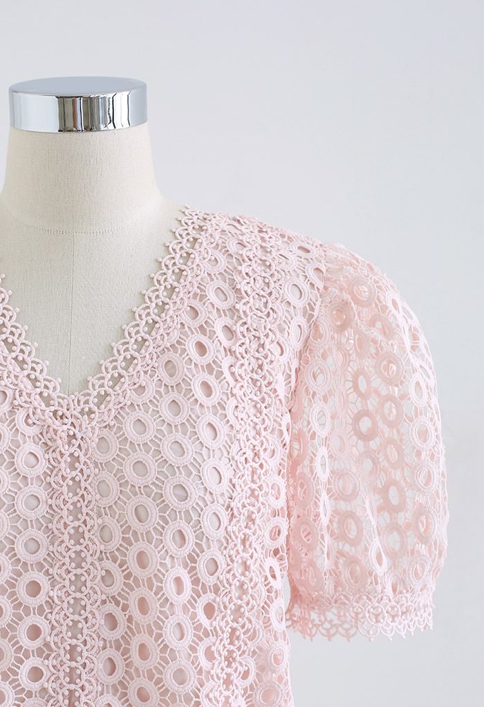Top cropped de crochê com decote em V Bubble em rosa