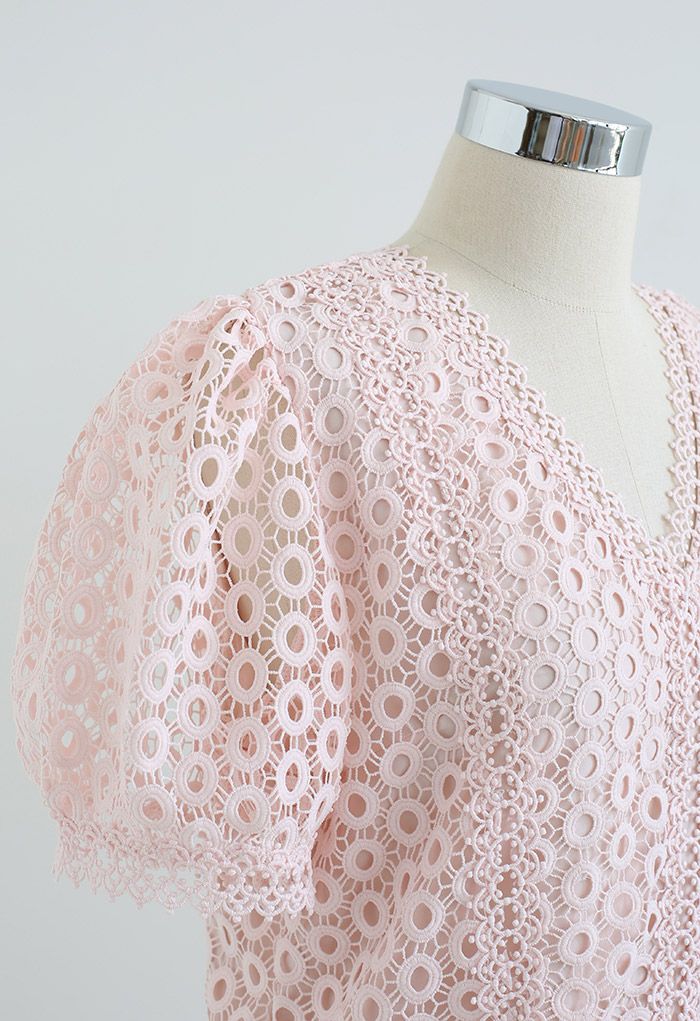 Top cropped de crochê com decote em V Bubble em rosa