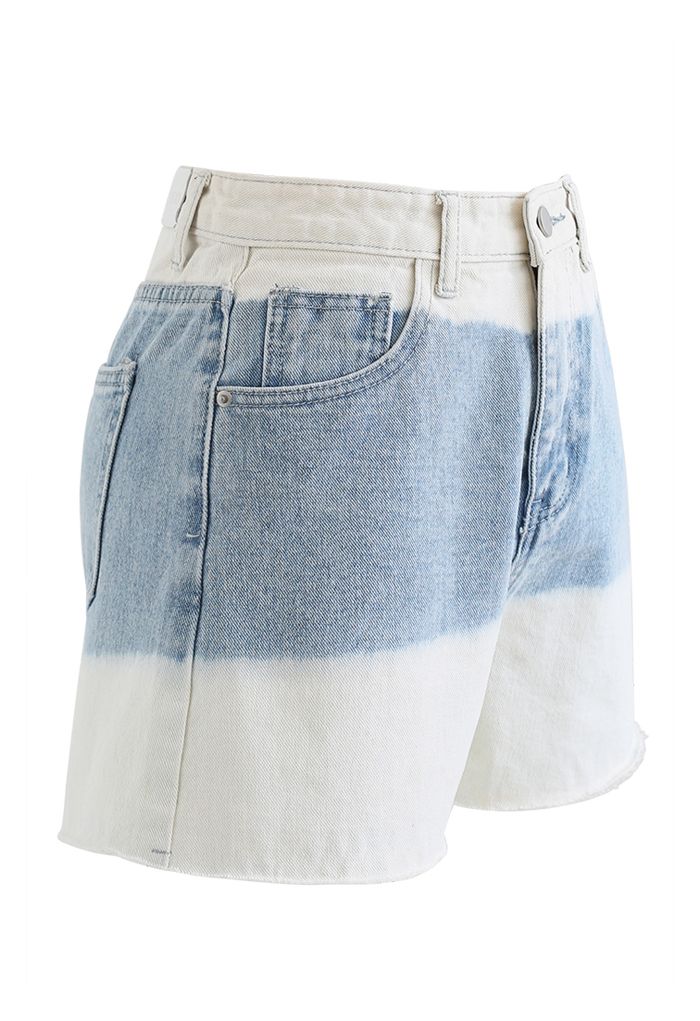 Shorts jeans com bainha desfiada color block