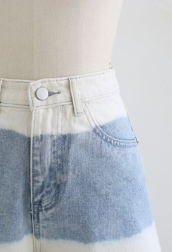 Shorts jeans com bainha desfiada color block