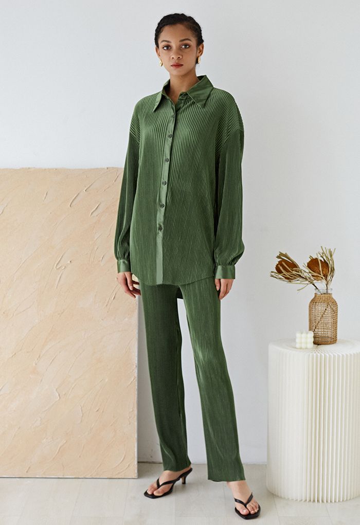 Conjunto de calça e camisa de plissado completo em verde exército