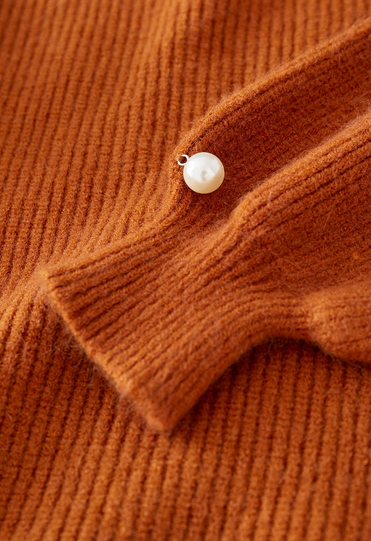 Suéter de tricô canelado com decote gargantilha Pearl Decor em abóbora