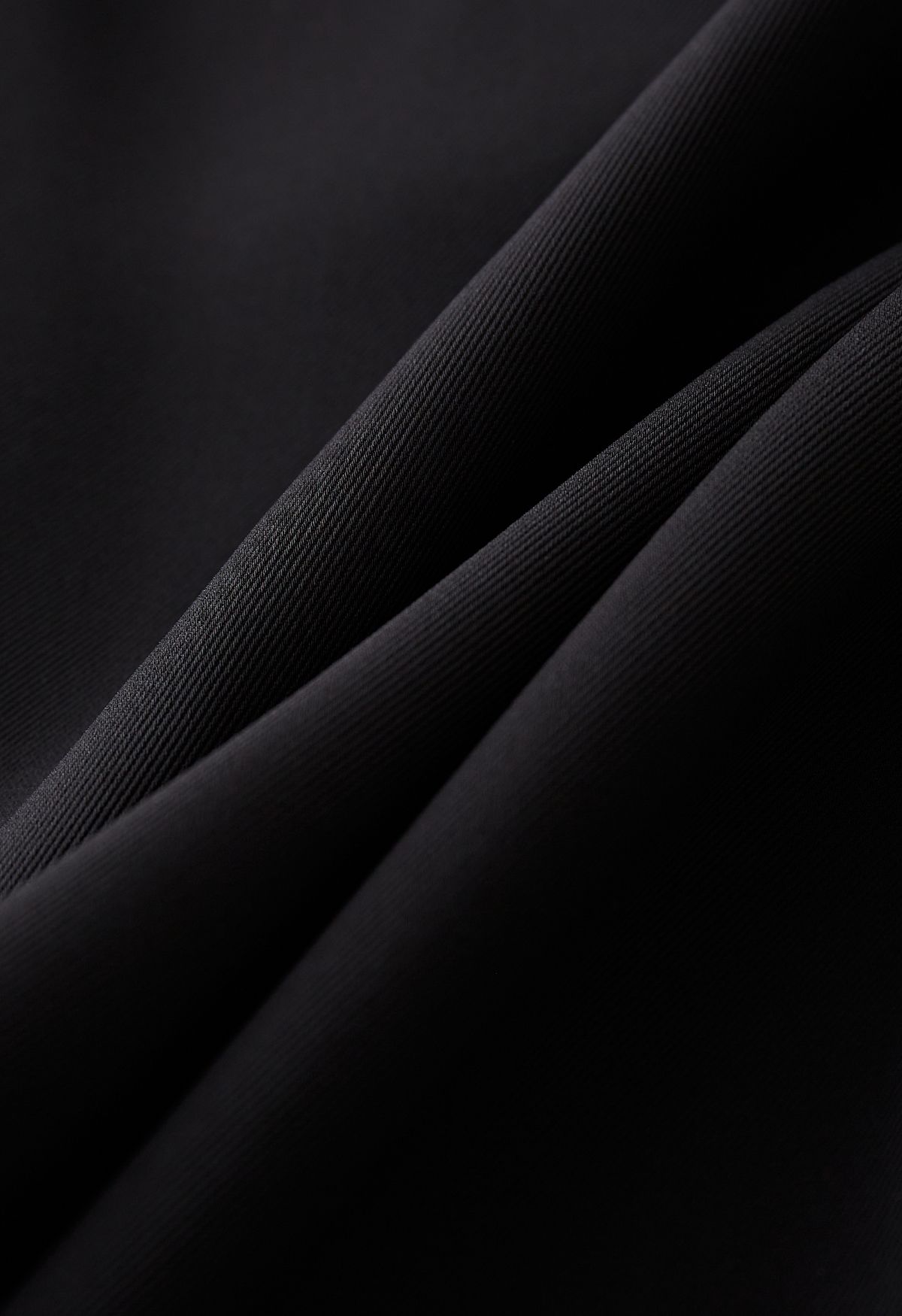 Calça flare cintura meio elástica em preto