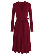 Abrace um vestido de malha leve em vermelho